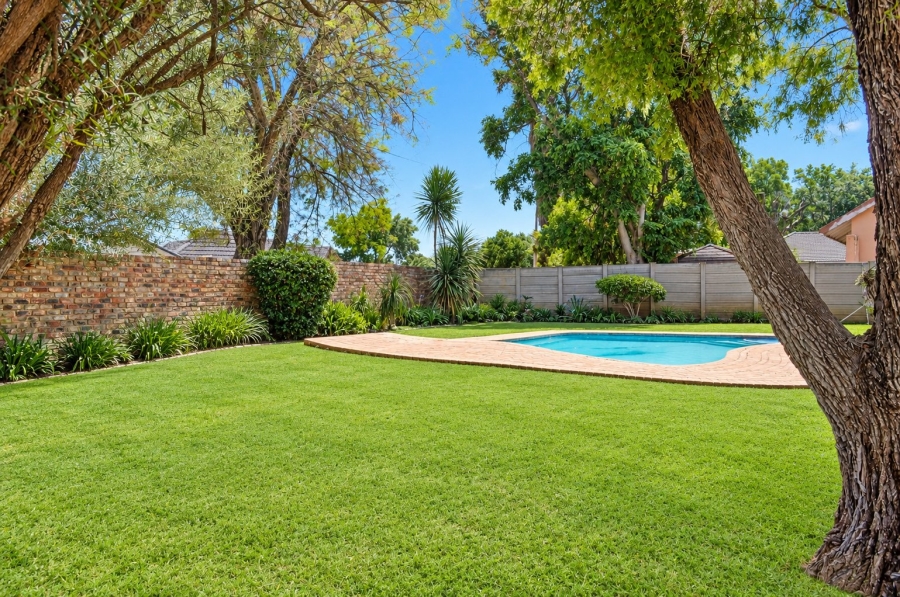 5 Bedroom Property for Sale in La Hoff North West